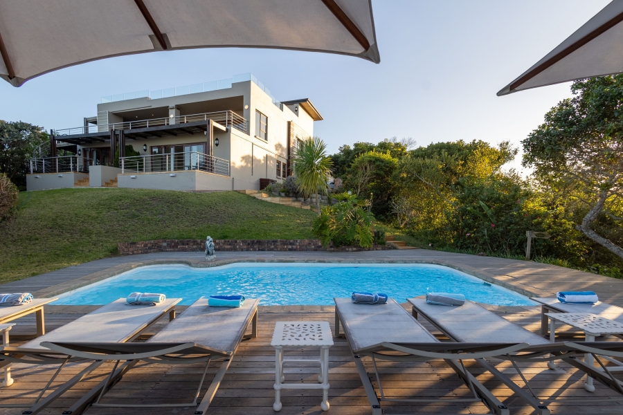 7 Bedroom Property for Sale in Bowtie Western Cape